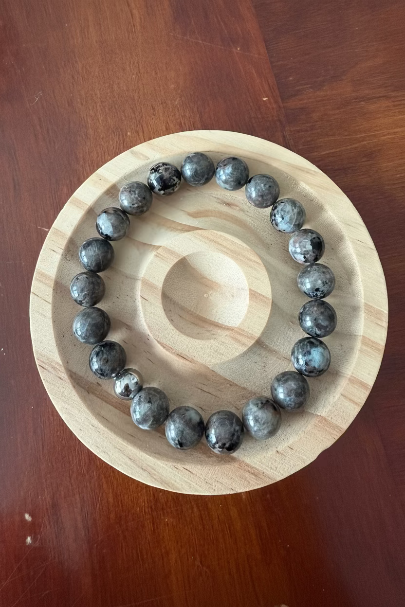 10MM Fluorescent Sodalte Gemstone Bracelet